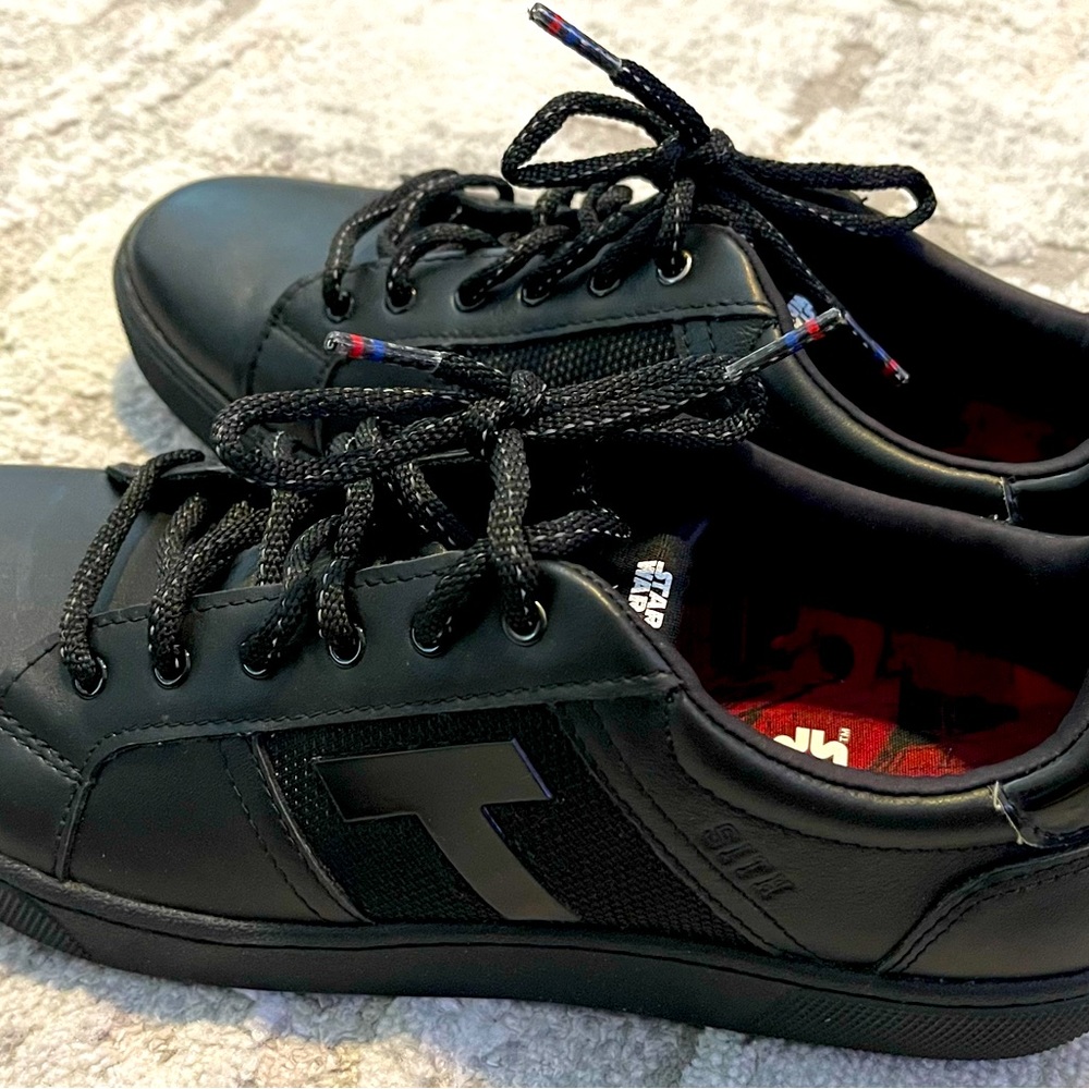 Star Wars Toms men’s size 8.5